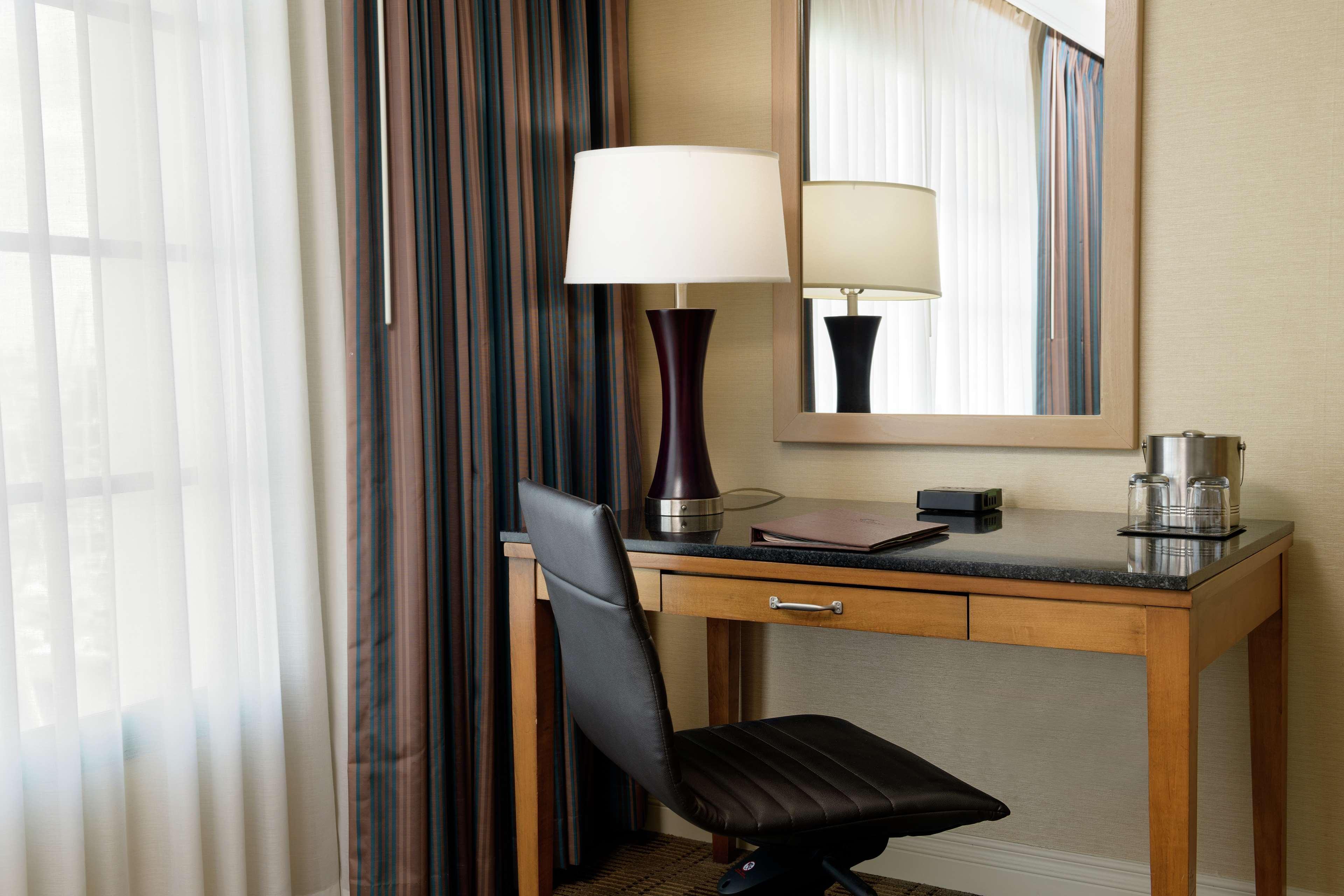 Doubletree By Hilton San Pedro Hotel Long Beach Exterior photo