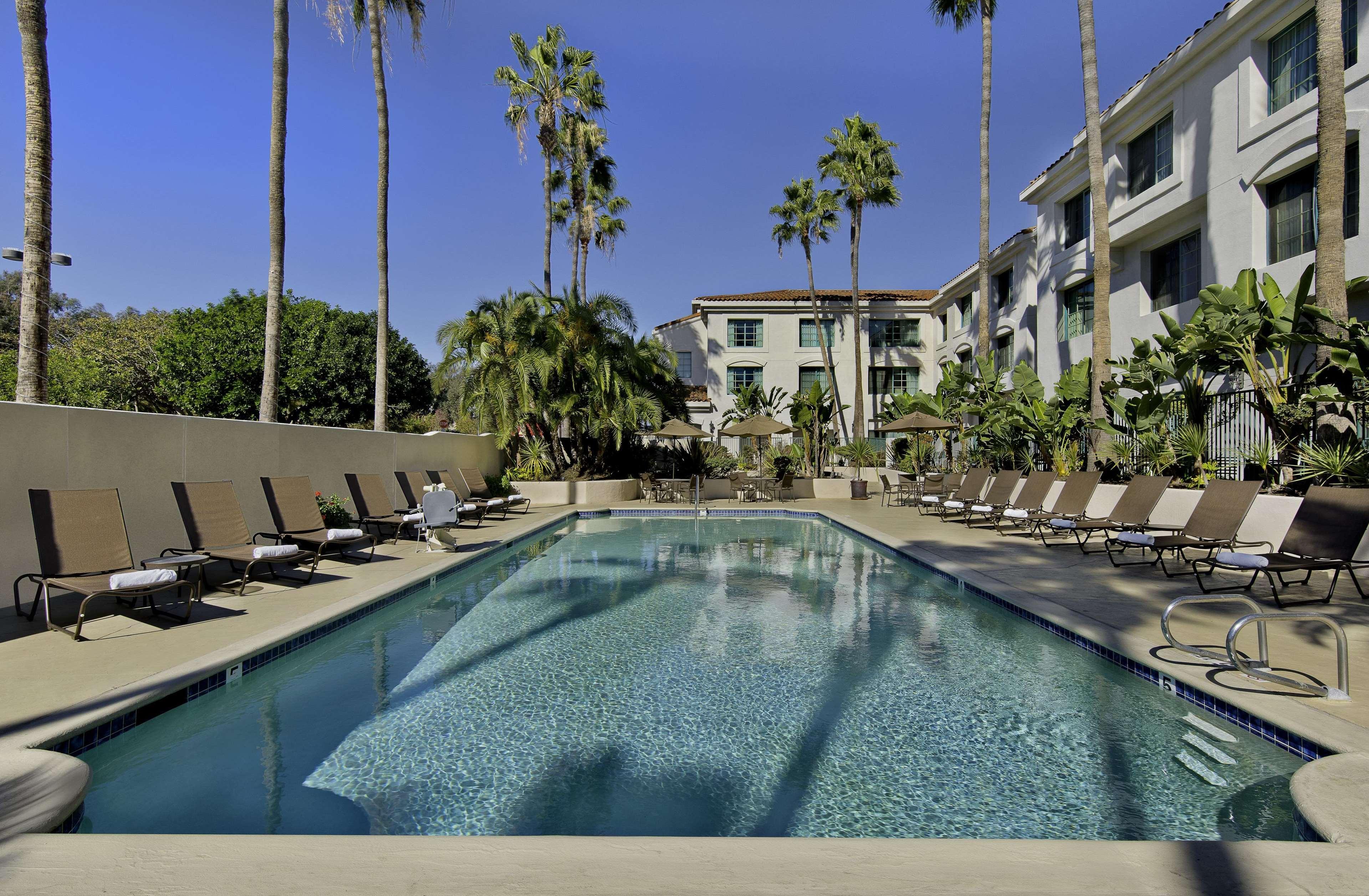 Doubletree By Hilton San Pedro Hotel Long Beach Exterior photo